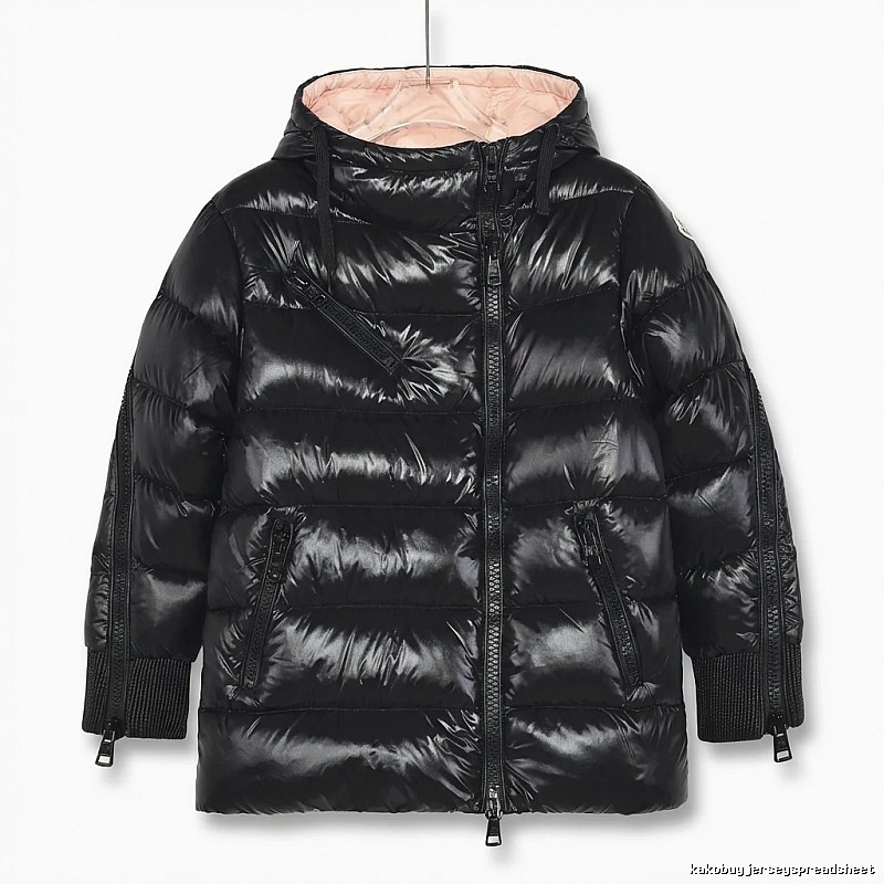 Moncler shiny and stylish black down jacket