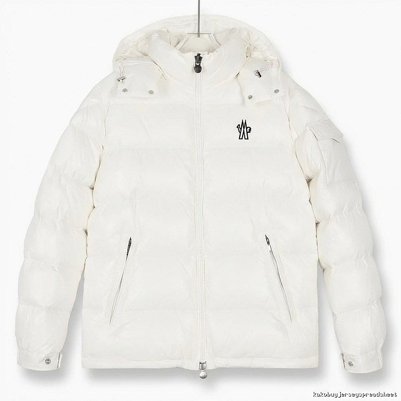 Moncler's classic and simple style white down jacket