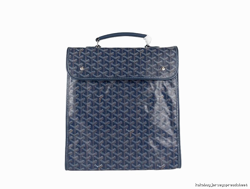 The classic dark blue backpack of GOYARD