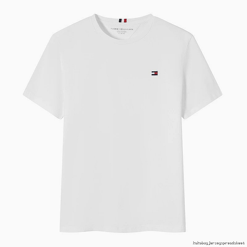 Tommy Hilfiger White Logo T-Shirt Travel Styling