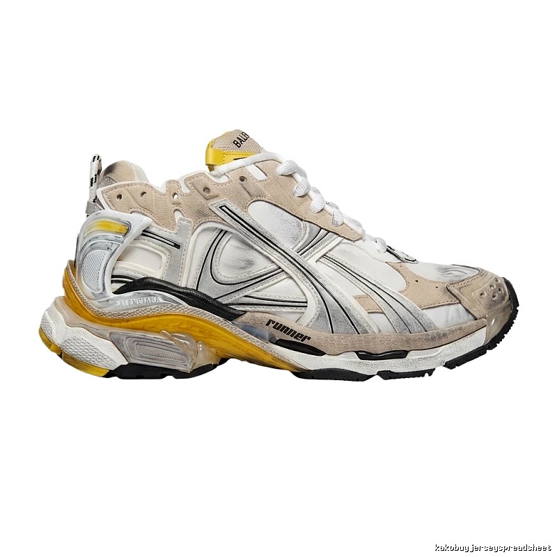 Balenciaga retro-style sports shoes