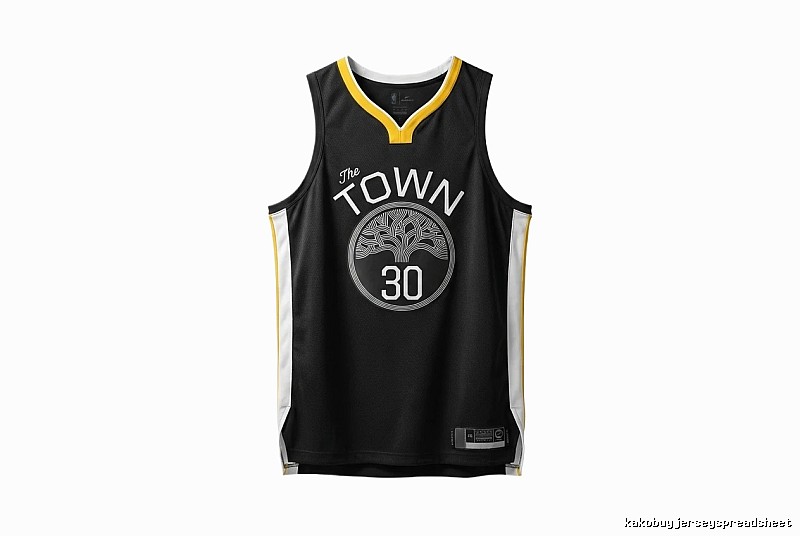 Black basketball uniforms of Curry The TOWN
