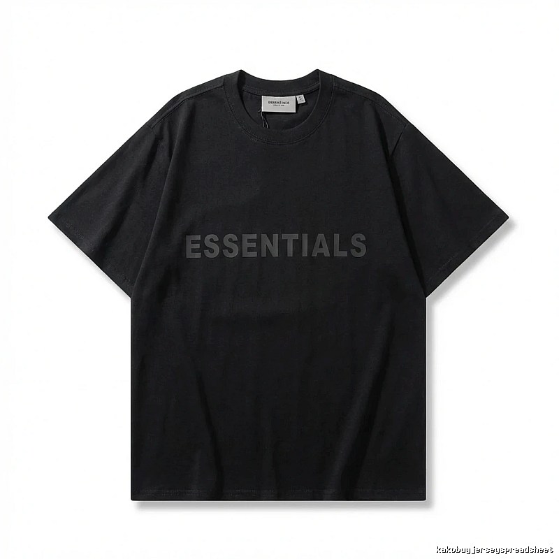 ESSENTIALS minimalist style black T-shirt