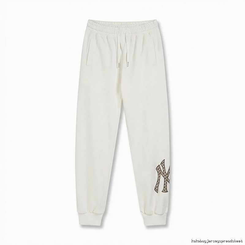 Fashionable white sweatpants of the MLB New York Yankees