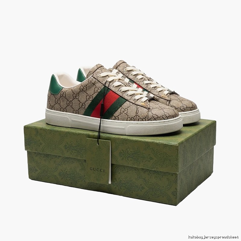 Gucci retro-style green-tipped sneakers
