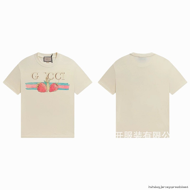 Gucci Vintage Off-white T-shirt with Strawberry Rabbit Print