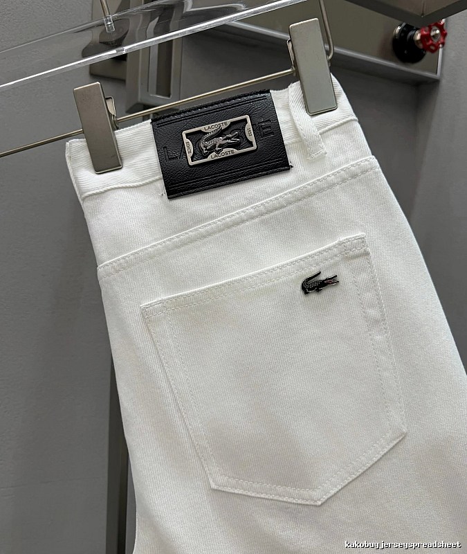 Logo Jeans with green crocodile emblem and clean back pocket - Lacoste Weekend Edit