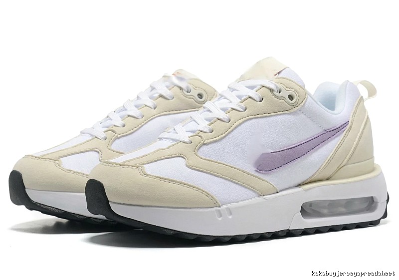 Nike retro-style off-white sports shoes