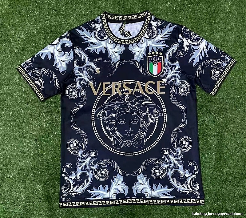 Real Madrid Black Dragon Soccer Jersey Airport Outfit
