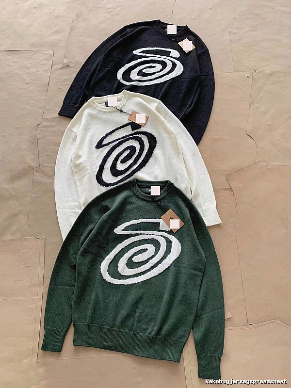 Stussy Green Swirl Graphic SweatShirt Travel Styling