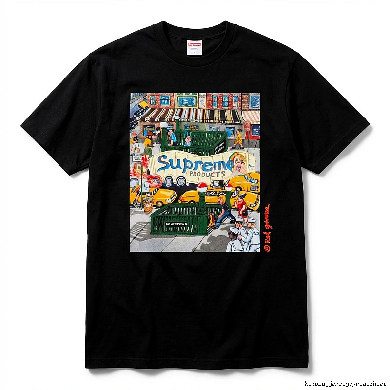 Supreme street-style black T-shirt