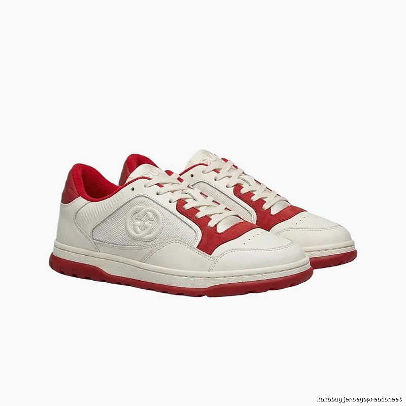 The red and white fashionable style of Gucci canvas shoes.
